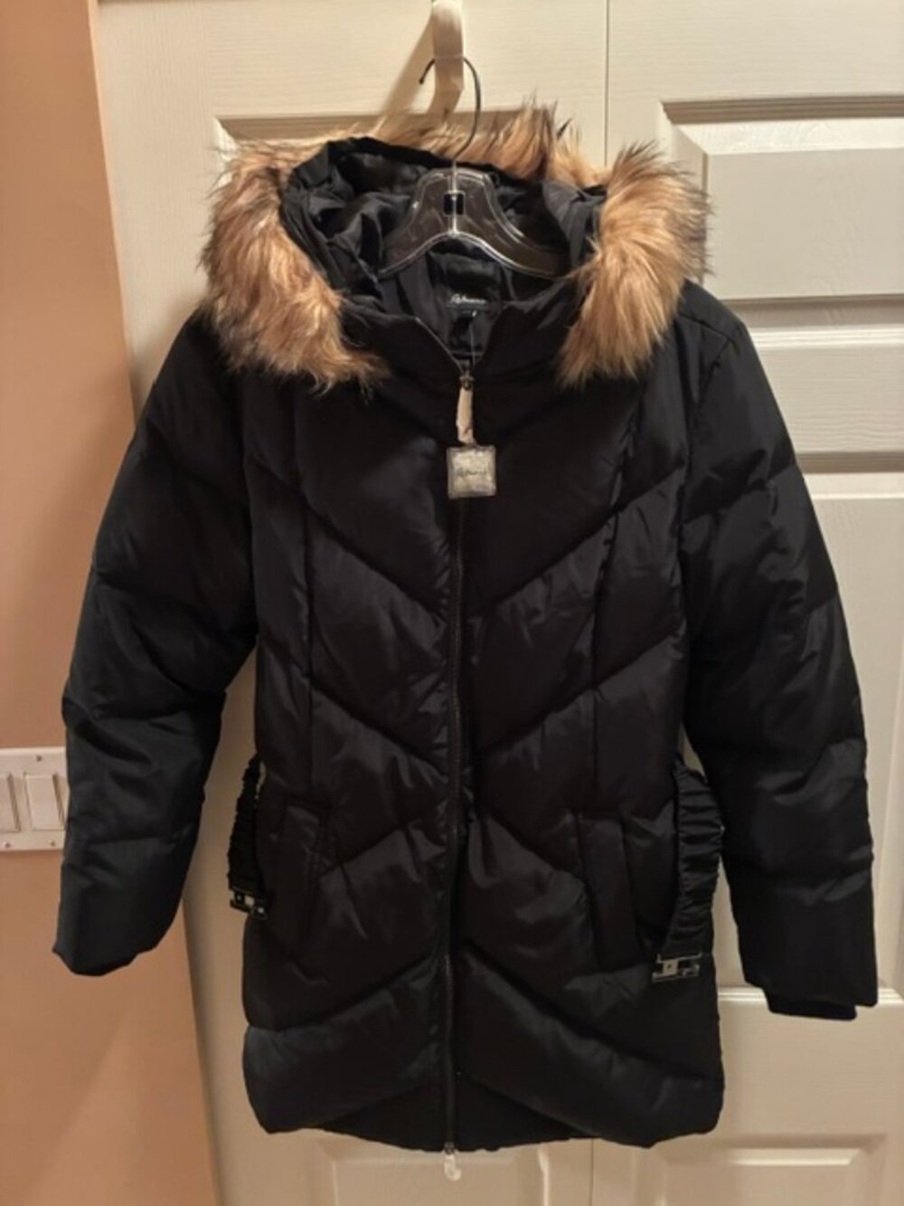 Reitmans Black Chevron Quilted Down Fitted Parka Puffer Jacket Medium NWT